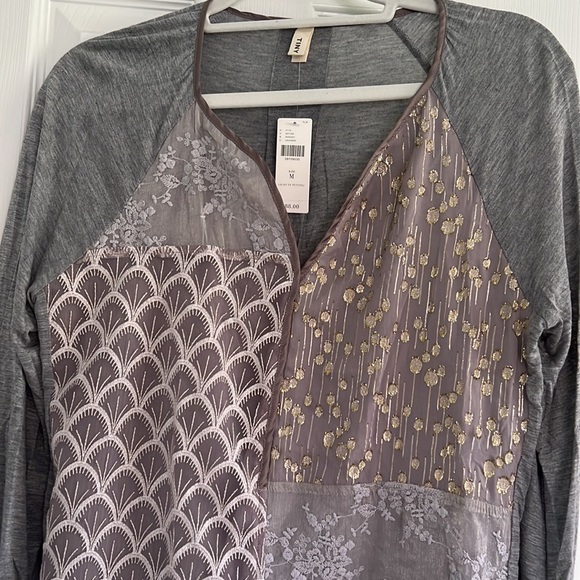 TINY (from Anthropologie) detailed top Sz Medium - Picture 3 of 11